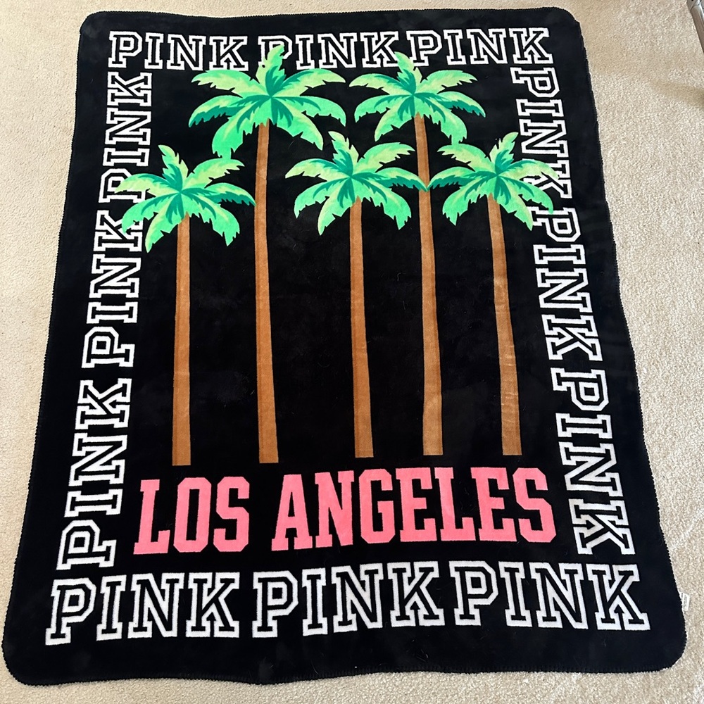 Pink Victoria’s Secret Rare Destination Los Angeles Sherpa Throw Blanket